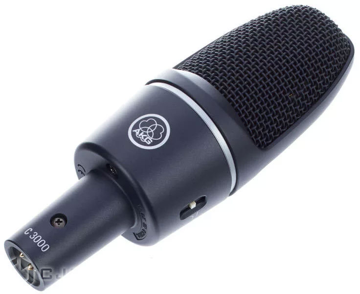 AKG C3000